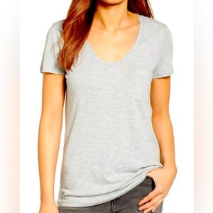 Caslon Rounded V-neck T-Shirt in Heather Grey Size Large